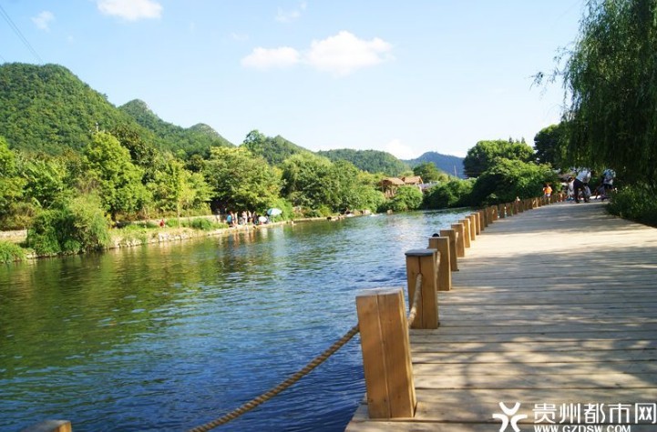 【杭州旅游】杭州到贵州西江千户苗寨黄果树瀑布青岩古镇花溪湿地公园